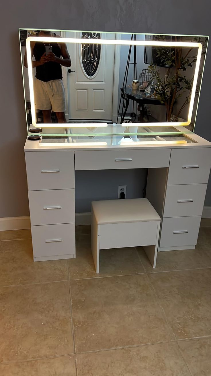 Android Smart Mirror Vanity – Interactive Touchscreen Vanity for Modern Homes